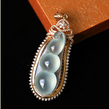 優美儒雅天然緬甸老坑翡翠A貨冰玻種四季豆吊墜圖